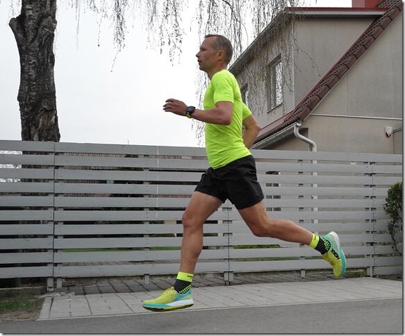 Hoka One One Evo Carbon Rocket testjooksul